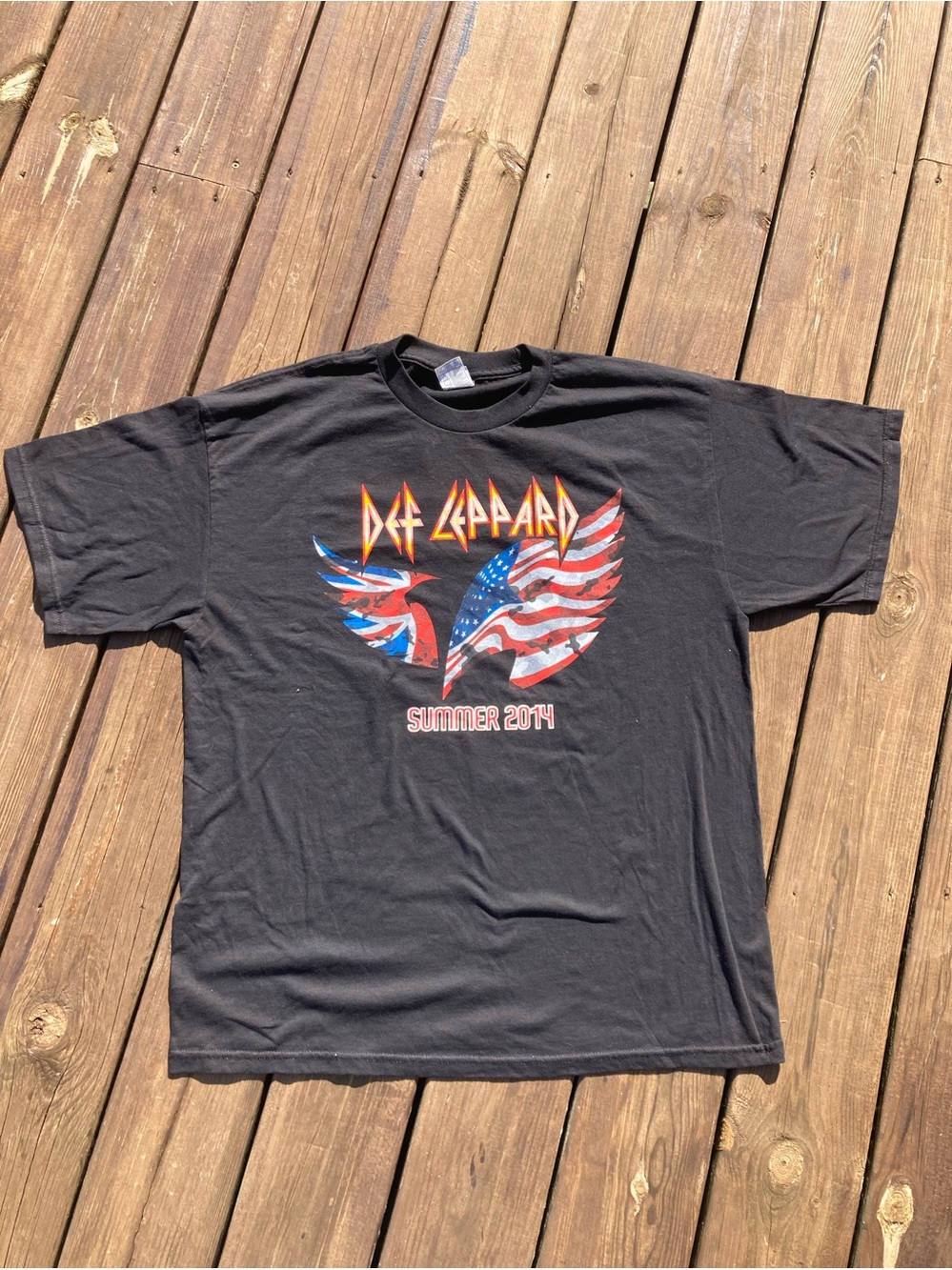 DEF LEPPARD 2014 tshirt. Nearly new